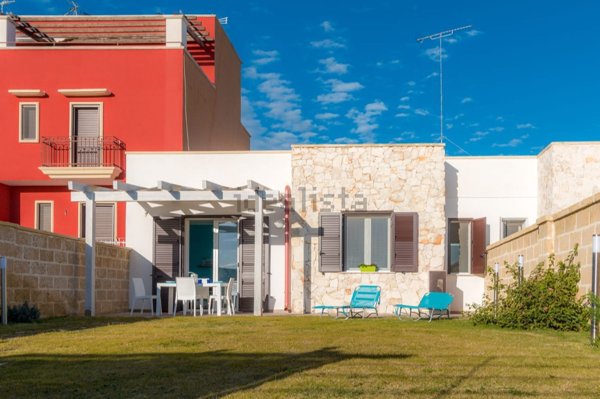 casa indipendente in vendita a Porto Cesareo in zona Torre Lapillo