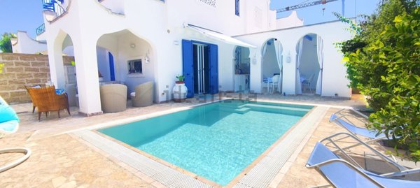 casa indipendente in vendita a Porto Cesareo in zona Torre Lapillo