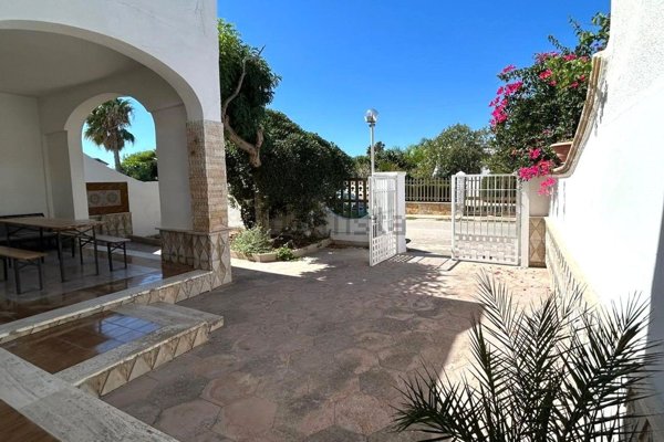 casa indipendente in vendita a Porto Cesareo in zona Torre Lapillo