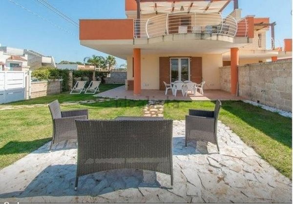 casa indipendente in vendita a Porto Cesareo in zona Torre Lapillo
