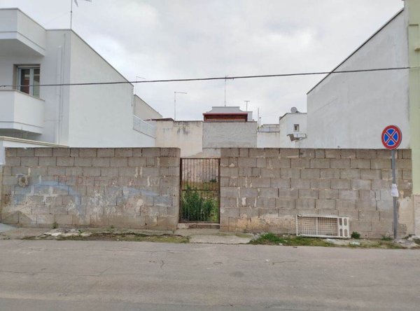 terreno edificabile in vendita a Porto Cesareo