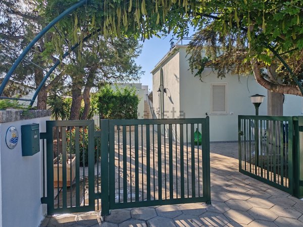 casa indipendente in vendita a Porto Cesareo in zona Torre Lapillo