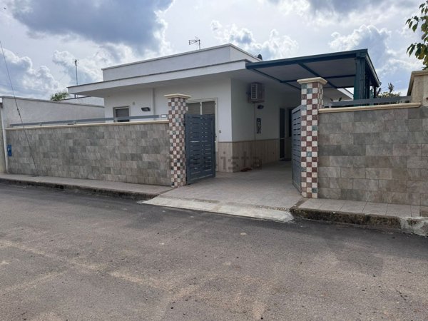 casa indipendente in vendita a Porto Cesareo in zona Torre Lapillo