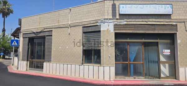 locale commerciale in vendita a Porto Cesareo