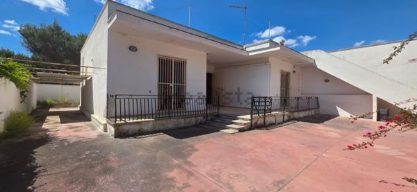 casa indipendente in vendita a Porto Cesareo in zona Torre Lapillo