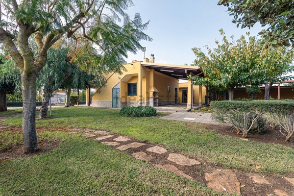 casa indipendente in vendita a Porto Cesareo in zona Torre Lapillo