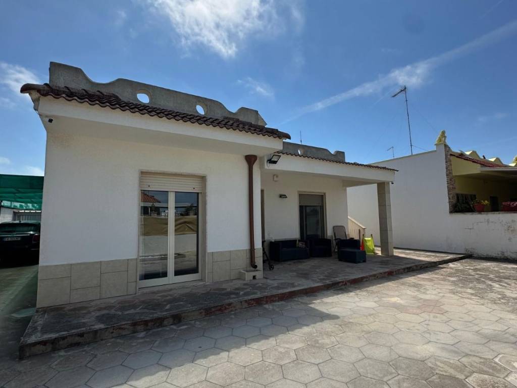 casa indipendente in vendita a Porto Cesareo in zona Torre Lapillo