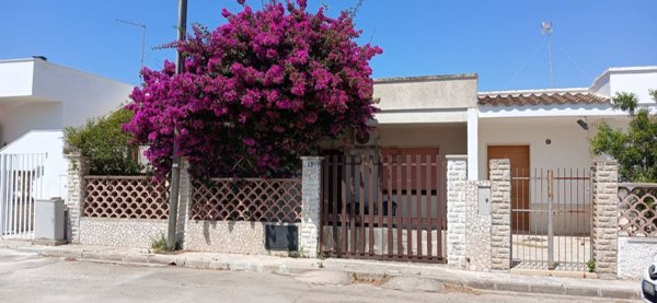 casa indipendente in vendita a Porto Cesareo in zona Torre Lapillo