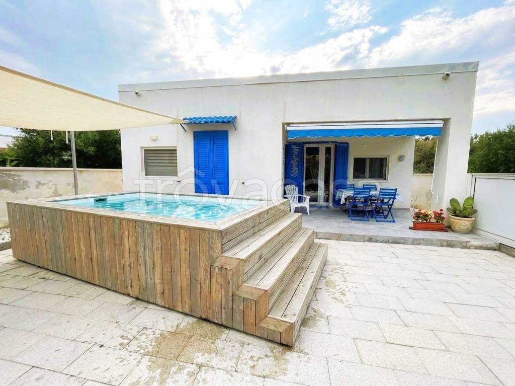 casa indipendente in vendita a Porto Cesareo in zona Torre Lapillo