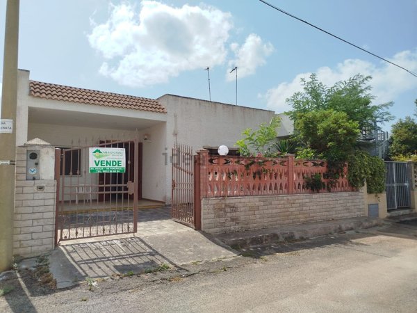 casa indipendente in vendita a Porto Cesareo in zona Torre Lapillo