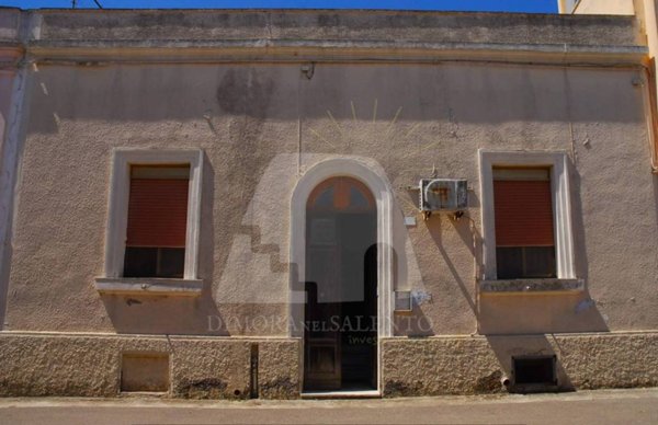 casa indipendente in vendita a Presicce-Acquarica in zona Acquarica del Capo