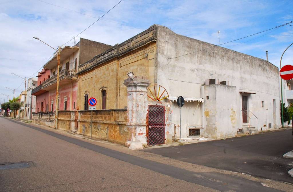 casa indipendente in vendita a Presicce-Acquarica