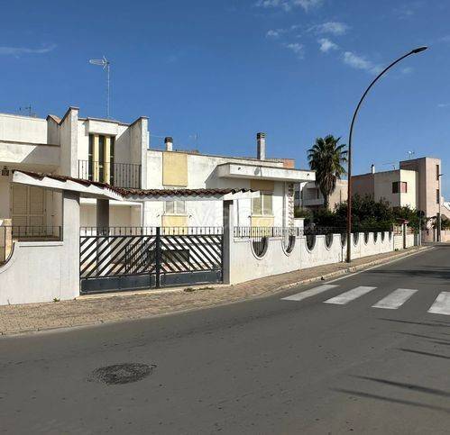 casa indipendente in vendita a Presicce-Acquarica