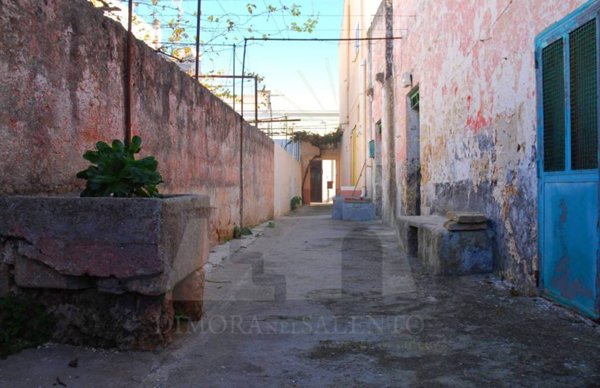 casa indipendente in vendita a Presicce-Acquarica in zona Presicce
