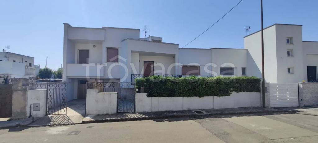 casa indipendente in vendita a Presicce-Acquarica