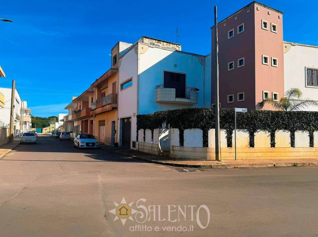casa indipendente in vendita a Presicce-Acquarica in zona Presicce