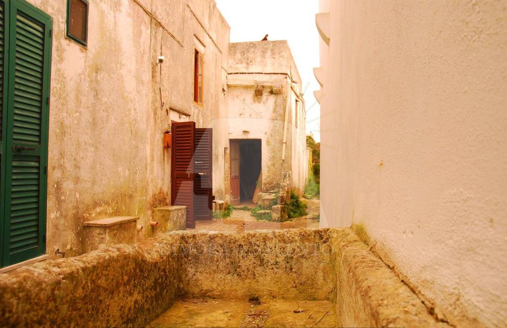 casa indipendente in vendita a Presicce-Acquarica in zona Presicce