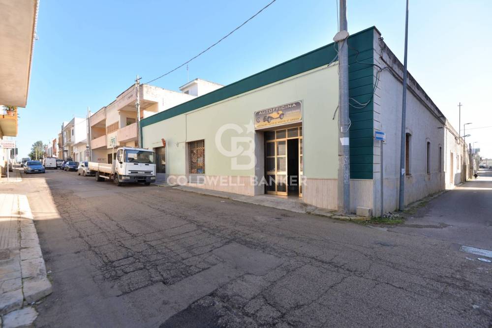 locale commerciale in vendita a Presicce-Acquarica