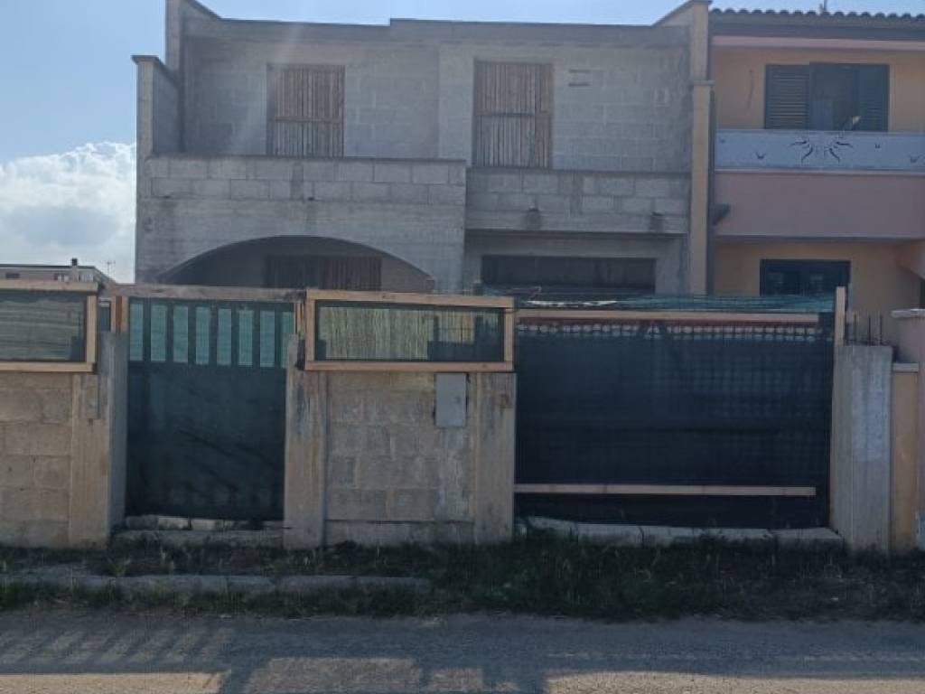 casa indipendente in vendita a Presicce-Acquarica in zona Acquarica del Capo