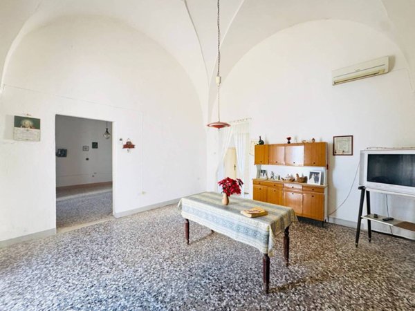 casa indipendente in vendita a Presicce-Acquarica in zona Acquarica del Capo
