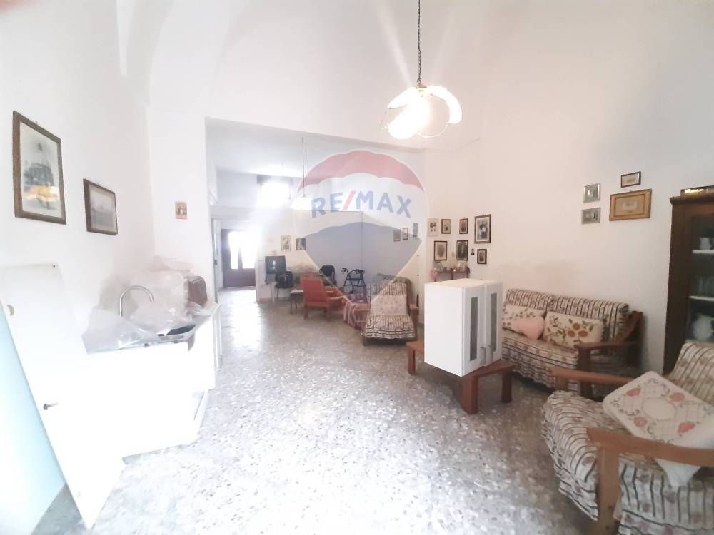 casa indipendente in vendita a Presicce-Acquarica in zona Acquarica del Capo