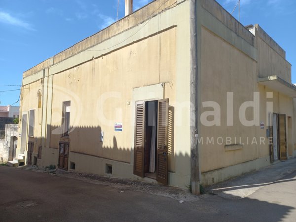 casa indipendente in vendita a Presicce-Acquarica in zona Presicce
