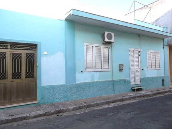 casa indipendente in vendita a Presicce-Acquarica