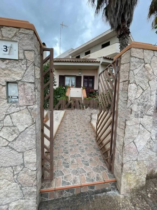 casa indipendente in vendita a Presicce-Acquarica