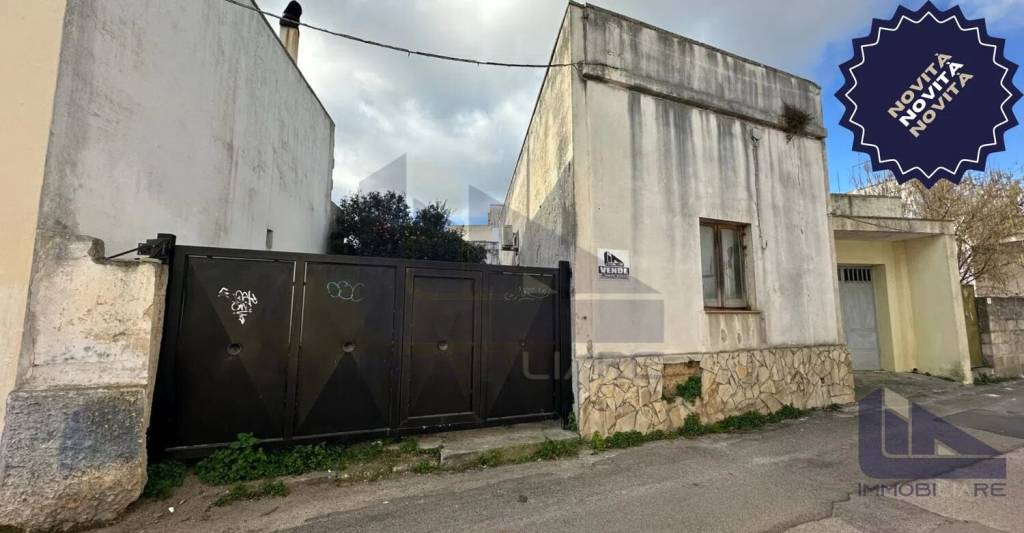 casa indipendente in vendita a Presicce-Acquarica in zona Presicce