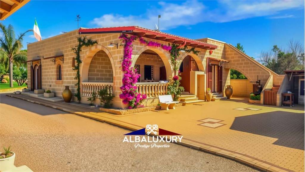 casa indipendente in vendita a Presicce-Acquarica in zona Presicce