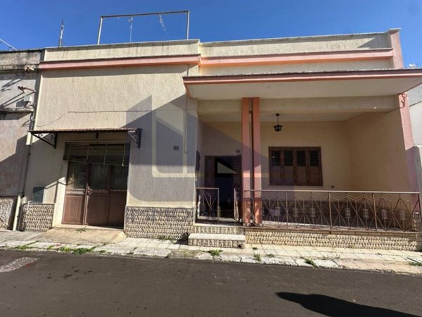 casa indipendente in vendita a Presicce-Acquarica in zona Presicce