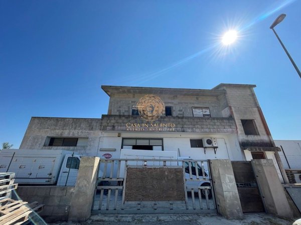 casale in vendita a Presicce-Acquarica in zona Acquarica del Capo