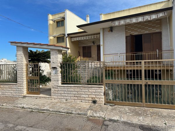 casa indipendente in vendita a Presicce-Acquarica