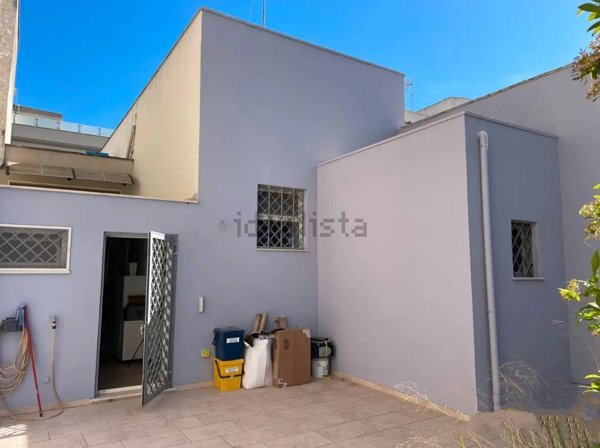 locale commerciale in vendita a Presicce-Acquarica