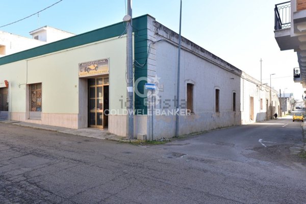 locale commerciale in vendita a Presicce-Acquarica
