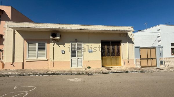 casa indipendente in vendita a Presicce-Acquarica