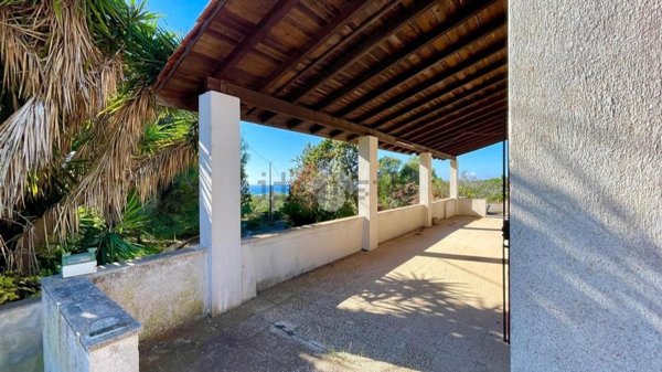 casa indipendente in vendita a Presicce-Acquarica