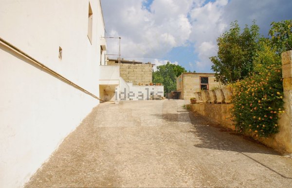 casa indipendente in vendita a Presicce-Acquarica in zona Presicce