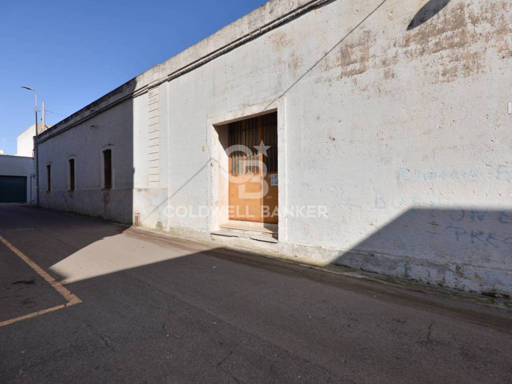 locale commerciale in vendita a Presicce-Acquarica