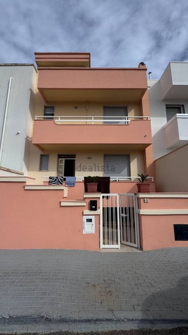 casa indipendente in vendita a Presicce-Acquarica in zona Acquarica del Capo