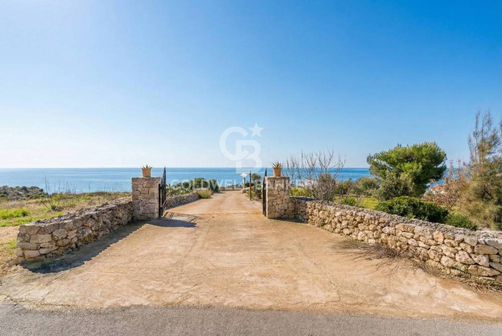 casa indipendente in vendita a Presicce-Acquarica in zona Acquarica del Capo