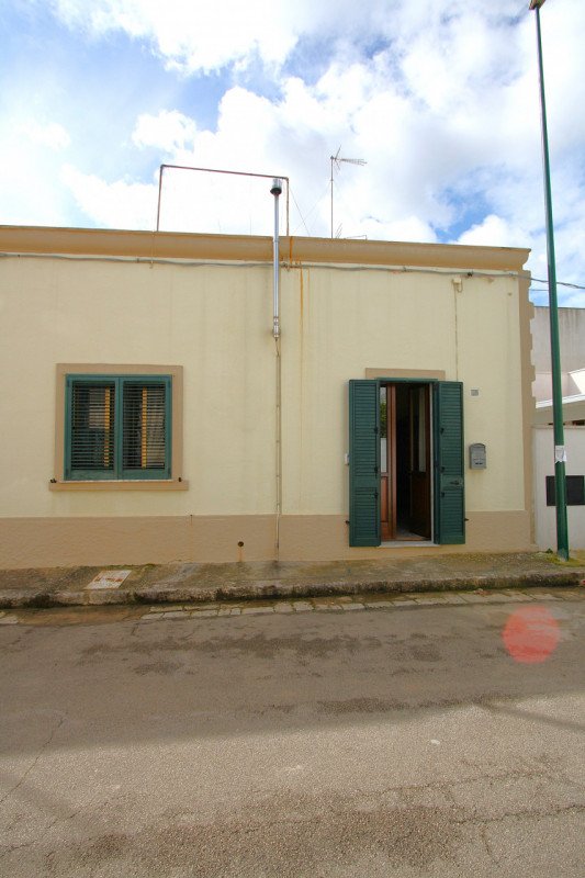 casa indipendente in vendita a Presicce-Acquarica in zona Acquarica del Capo