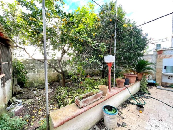 casa indipendente in vendita a Presicce-Acquarica in zona Presicce