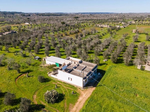 casa indipendente in vendita a Presicce-Acquarica in zona Acquarica del Capo