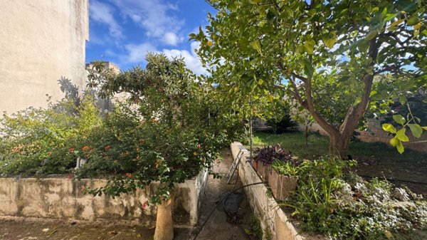 casa indipendente in vendita a Presicce-Acquarica in zona Acquarica del Capo