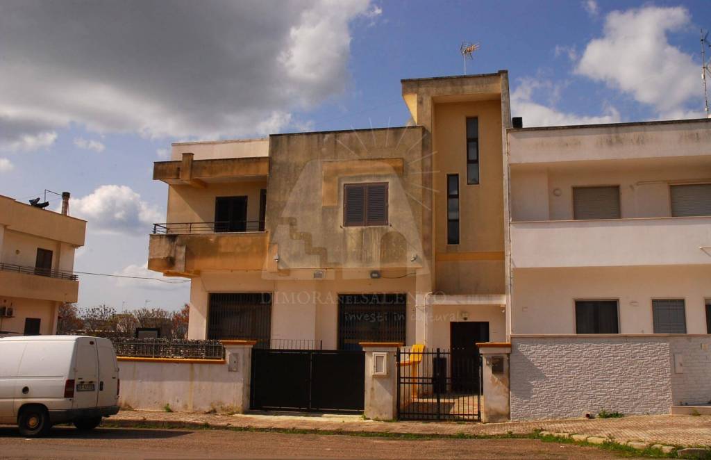 casa indipendente in vendita a Presicce-Acquarica