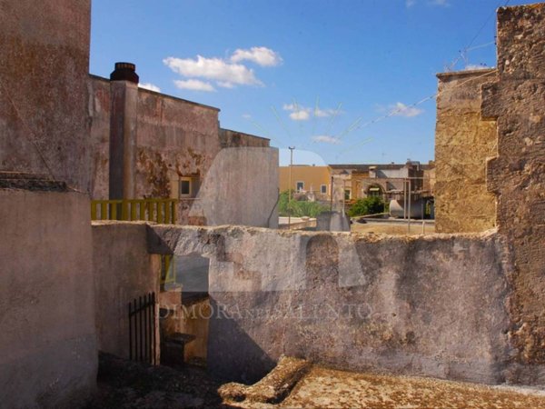 casa indipendente in vendita a Presicce-Acquarica in zona Presicce