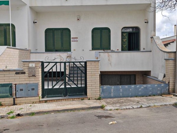 appartamento in vendita a Presicce-Acquarica in zona Acquarica del Capo
