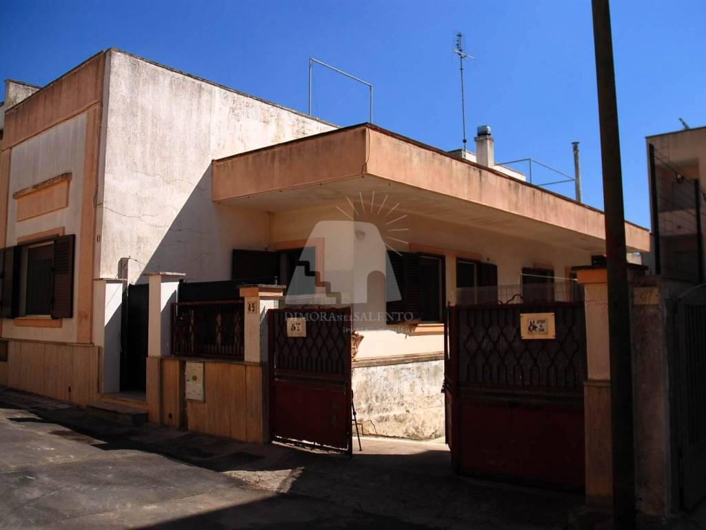 casa indipendente in vendita a Presicce-Acquarica in zona Presicce