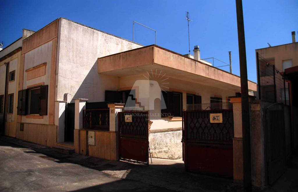 casa indipendente in vendita a Presicce-Acquarica in zona Presicce